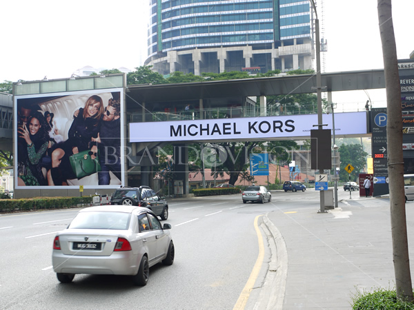 Michael Kors (Outdoor Overhead Bridge) – Brandavision